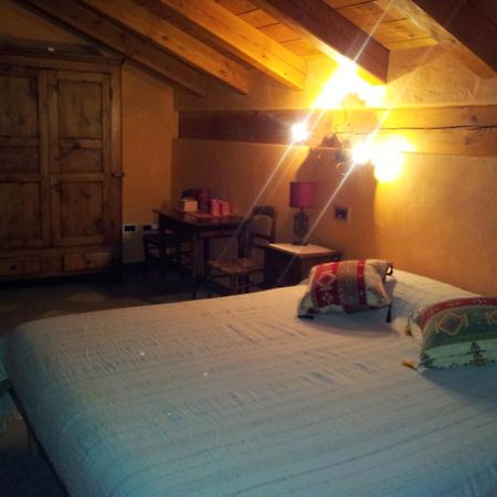 Il Rifugio Della Volpe Apartment อินทรอด ภายนอก รูปภาพ