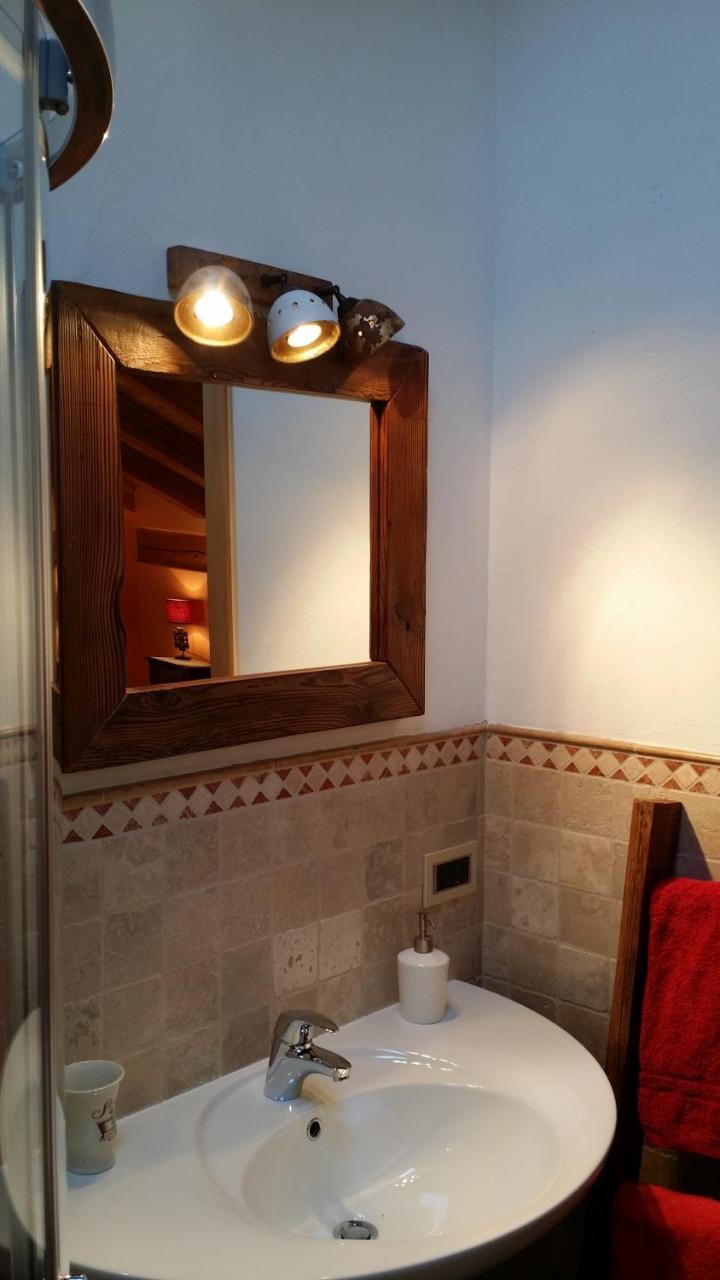 Il Rifugio Della Volpe Apartment อินทรอด ภายนอก รูปภาพ
