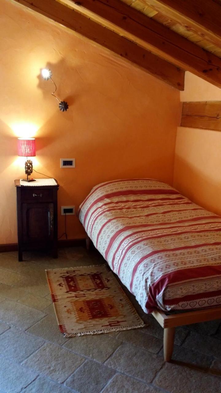Il Rifugio Della Volpe Apartment อินทรอด ภายนอก รูปภาพ