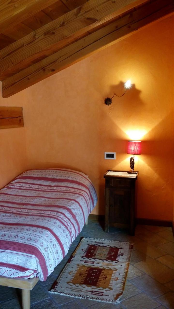 Il Rifugio Della Volpe Apartment อินทรอด ภายนอก รูปภาพ